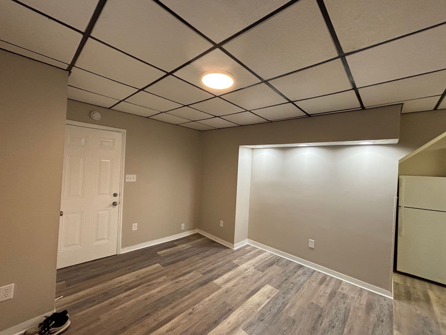Washington Apartment: 562 - 564 East Maiden St.
