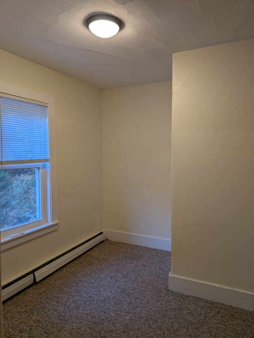Brattleboro Apartment: 21 Clark St 21CL