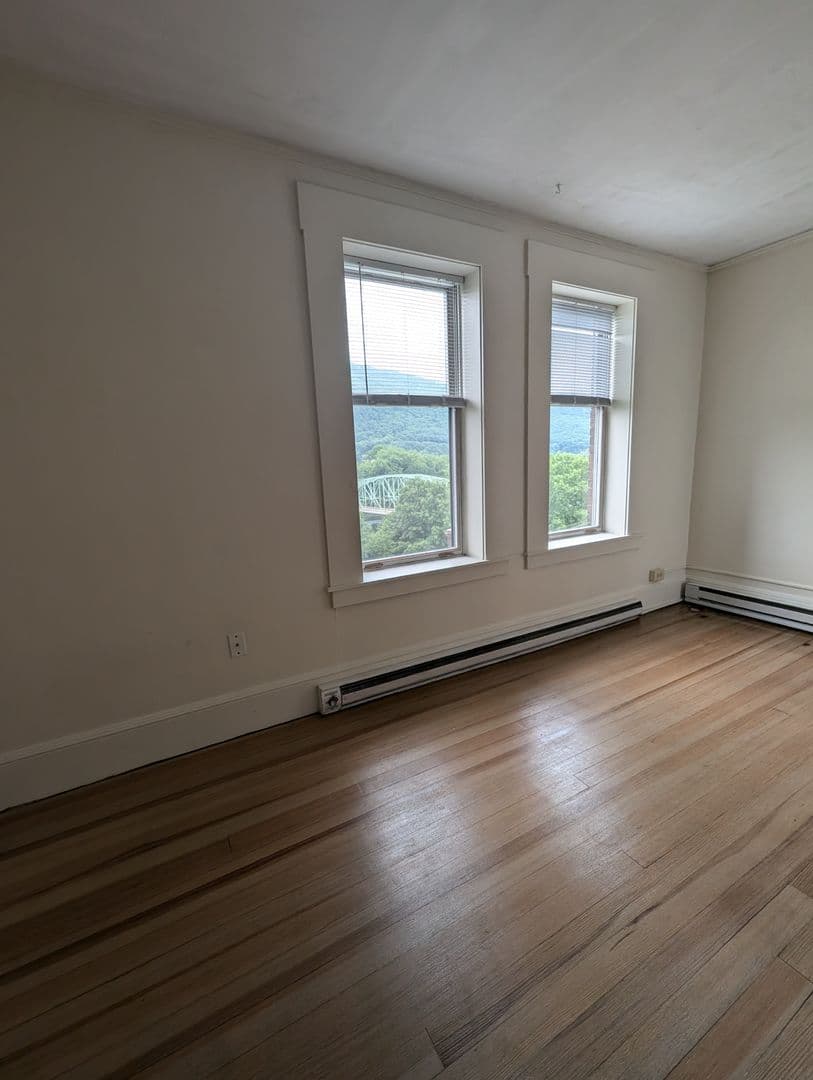Brattleboro Apartment: 79-93 Main St 79-93M