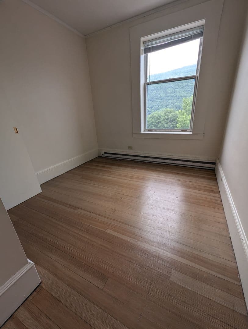Brattleboro Apartment: 79-93 Main St 79-93M