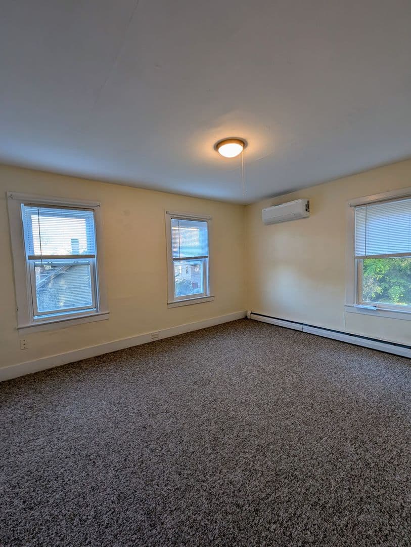 Brattleboro Apartment: 21 Clark St 21CL