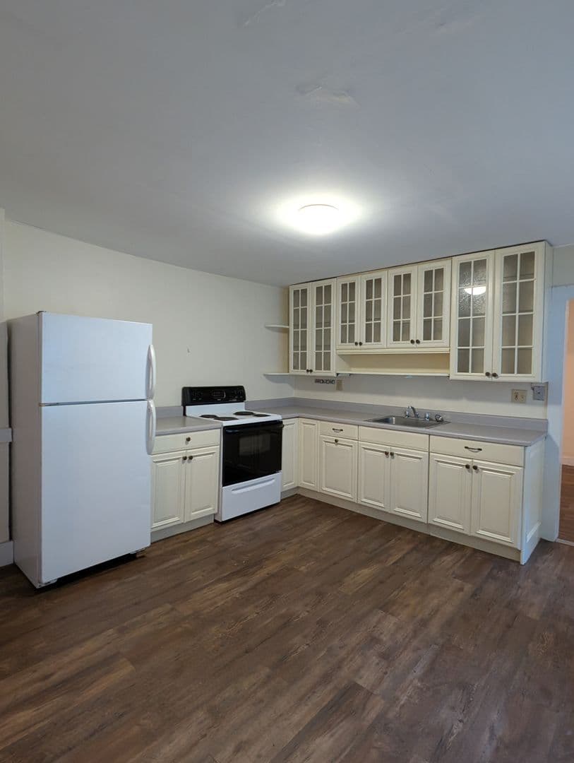 Brattleboro Apartment: 21 Clark St 21CL