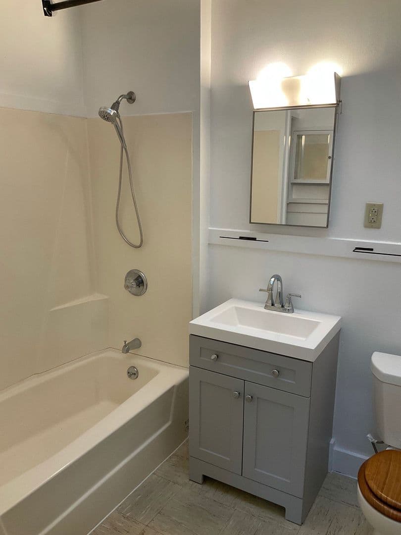 Brattleboro Apartment: 79-93 Main St 79-93M