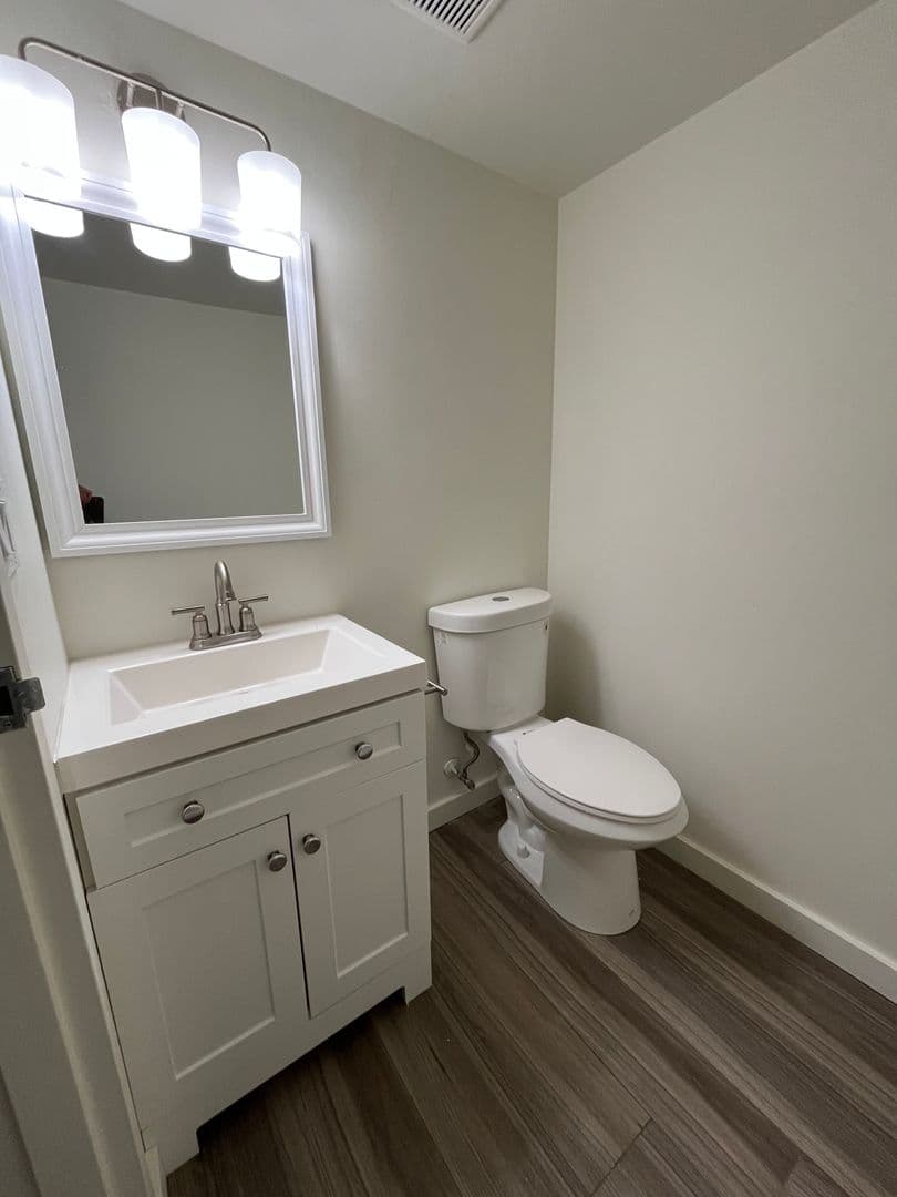 Milwaukee Apartment: 7300 W Dean Rd