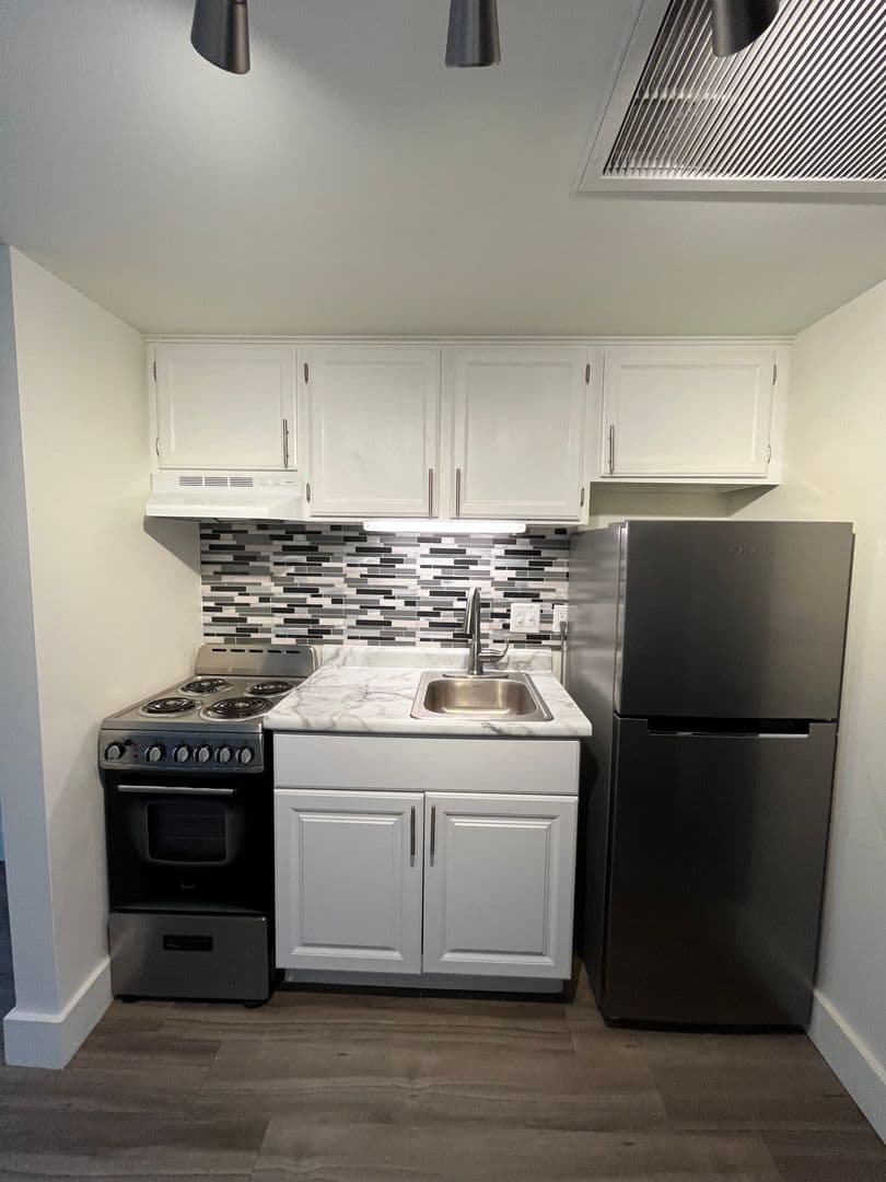 Milwaukee Apartment: 7300 W Dean Rd