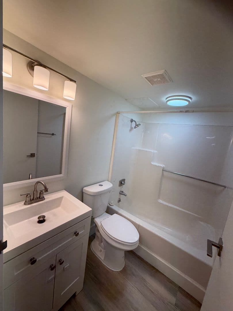Milwaukee Apartment: 7300 W Dean Rd