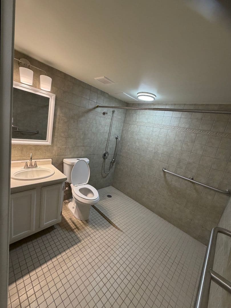 Milwaukee Apartment: 7300 W Dean Rd