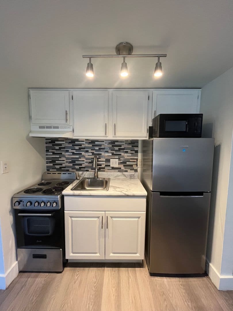 Milwaukee Apartment: 7300 W Dean Rd