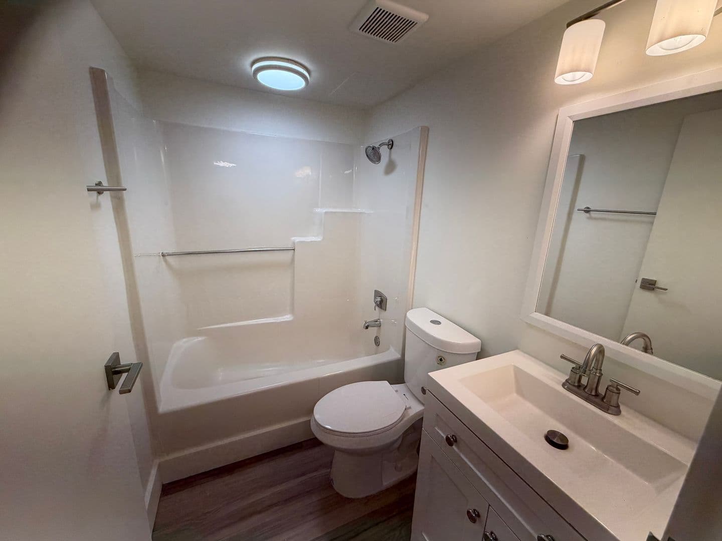 Milwaukee Apartment: 7300 W Dean Rd