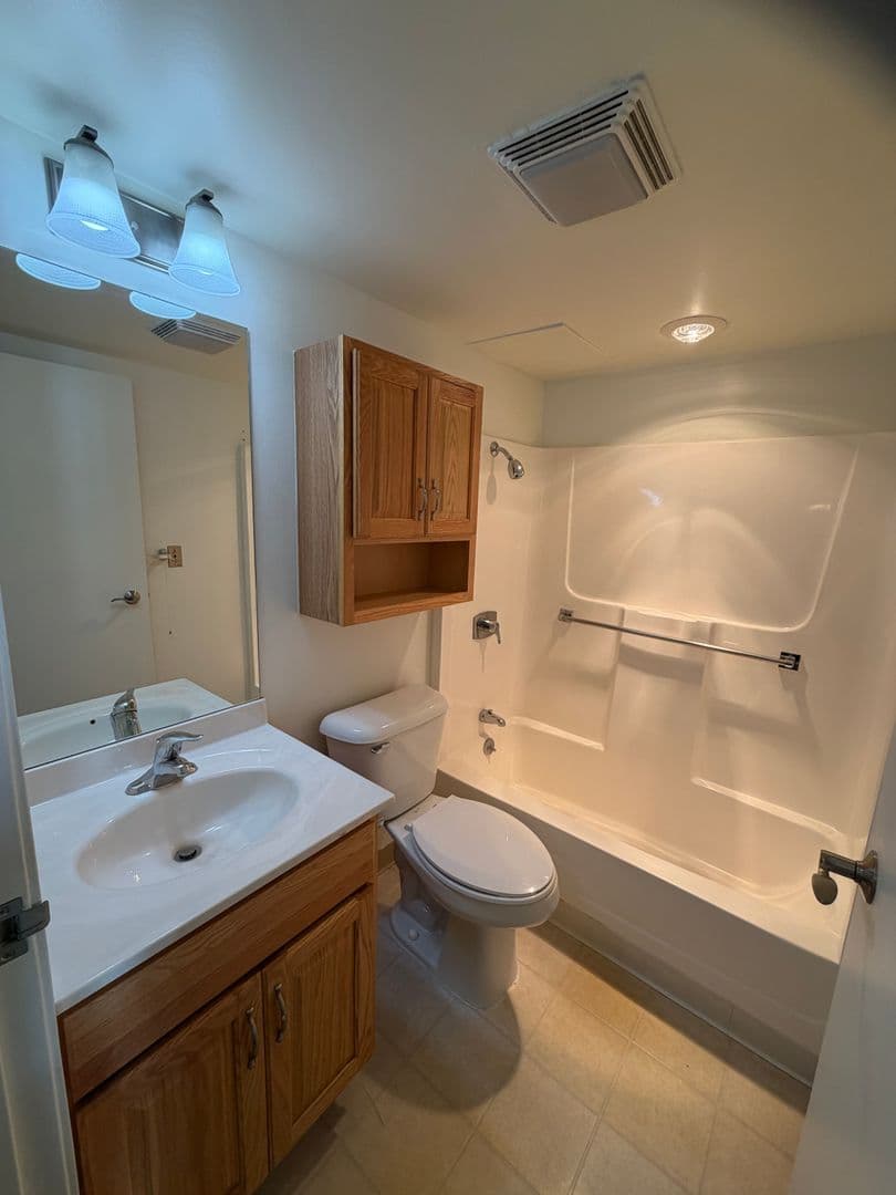 Milwaukee Apartment: 7290 W Dean Rd