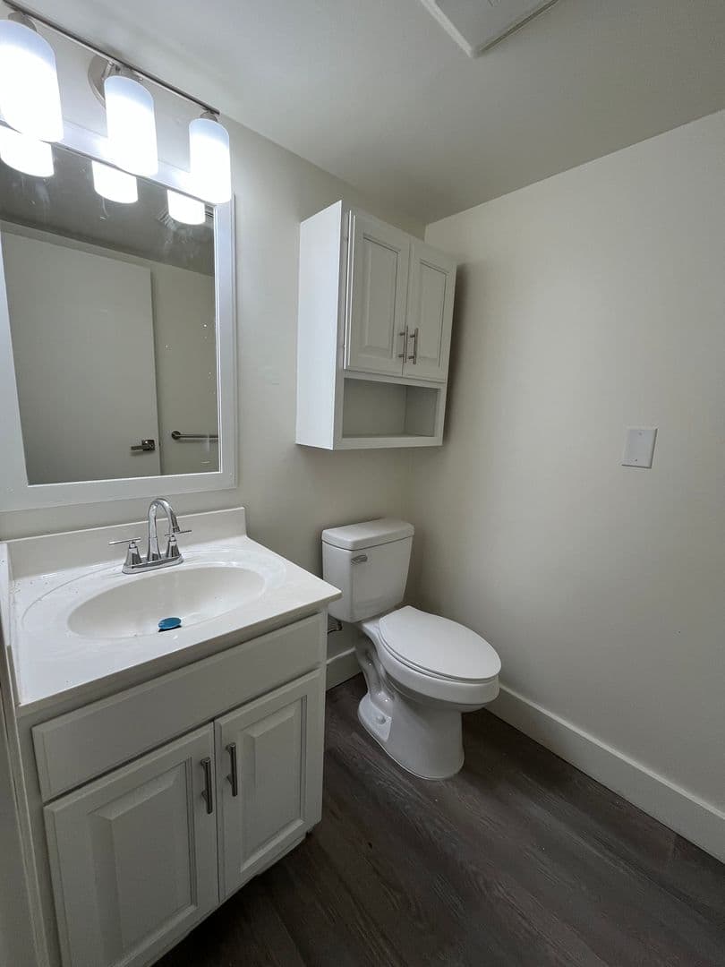 Milwaukee Apartment: 7290 W Dean Rd