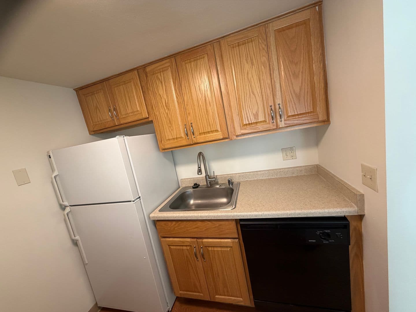 Milwaukee Apartment: 7290 W Dean Rd