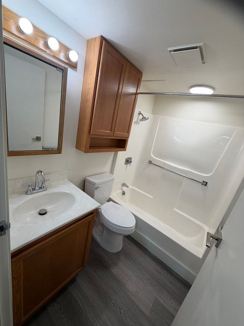 Milwaukee Apartment: 7290 W Dean Rd