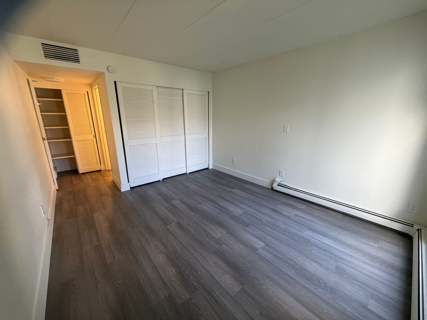 Milwaukee Apartment: 7290 W Dean Rd