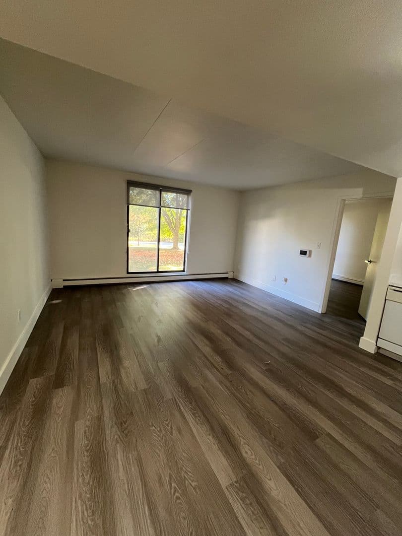 Milwaukee Apartment: 7290 W Dean Rd