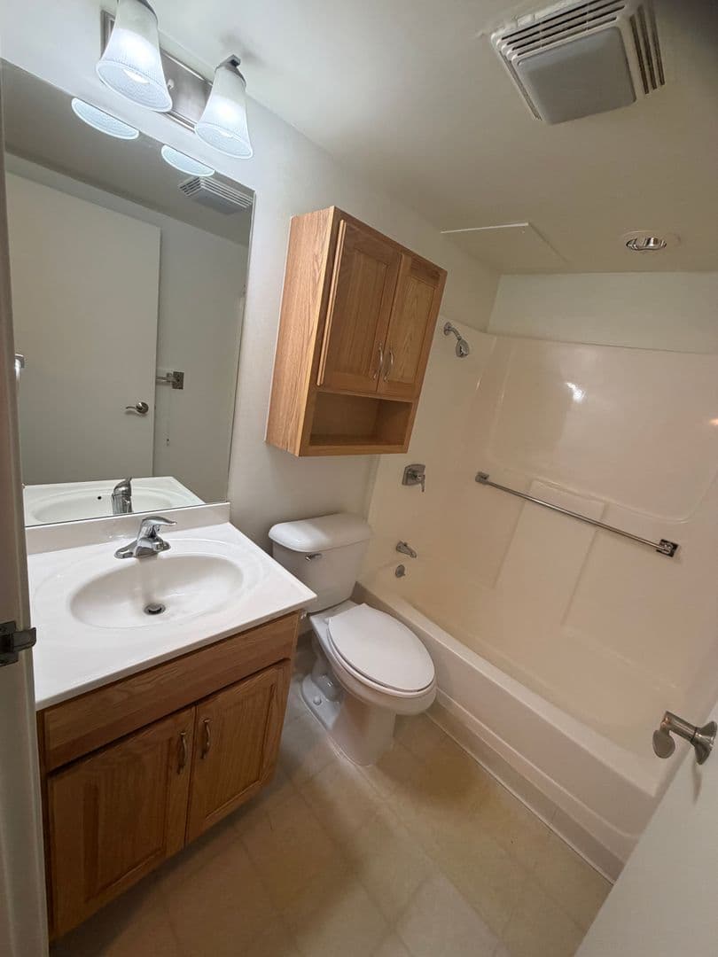 Milwaukee Apartment: 7290 W Dean Rd