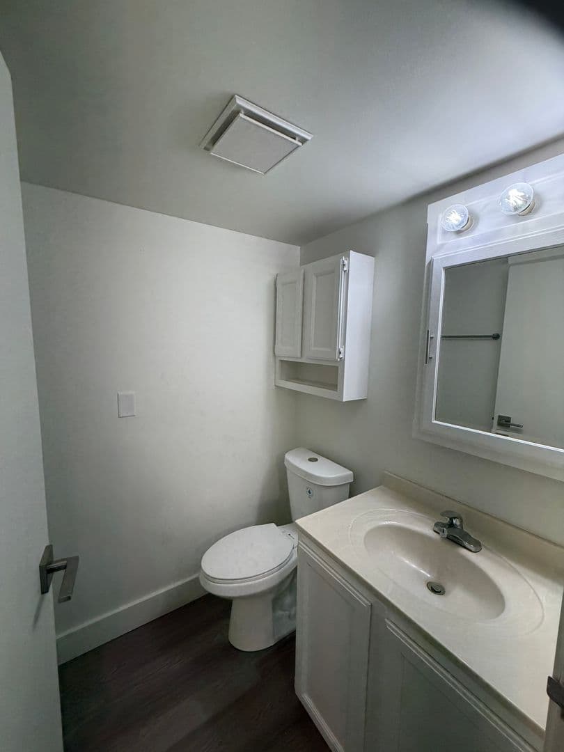 Milwaukee Apartment: 7290 W Dean Rd