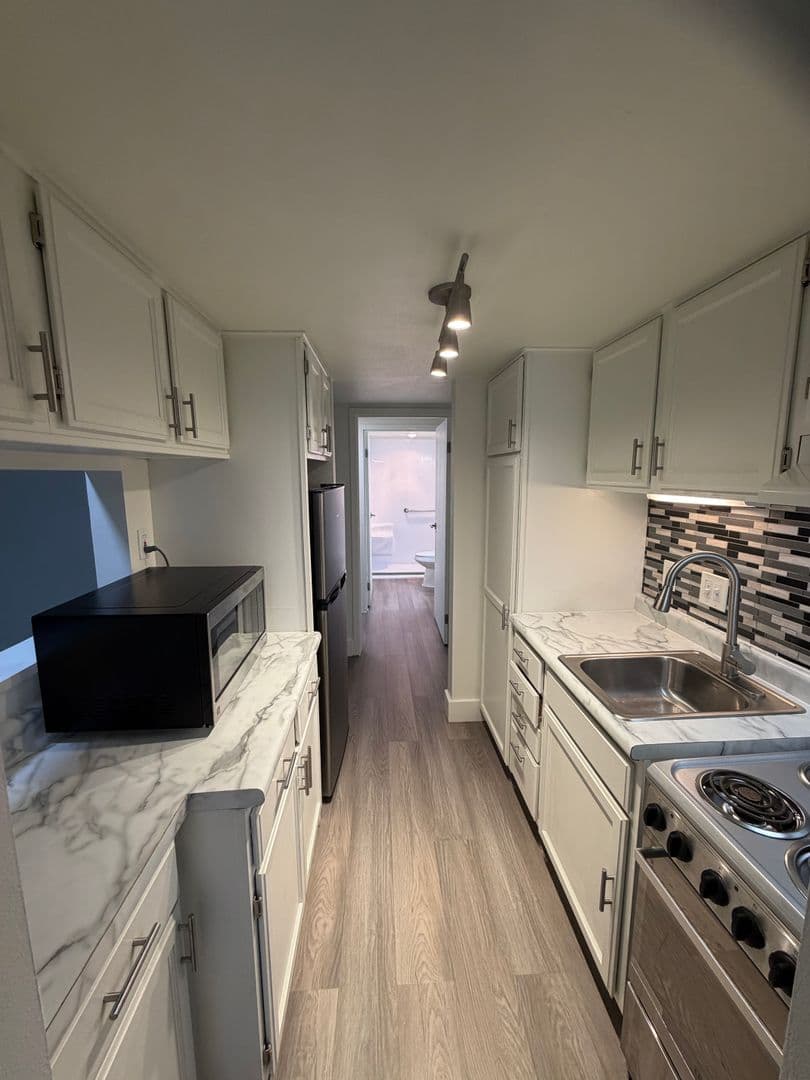Milwaukee Apartment: 7300 W Dean Rd