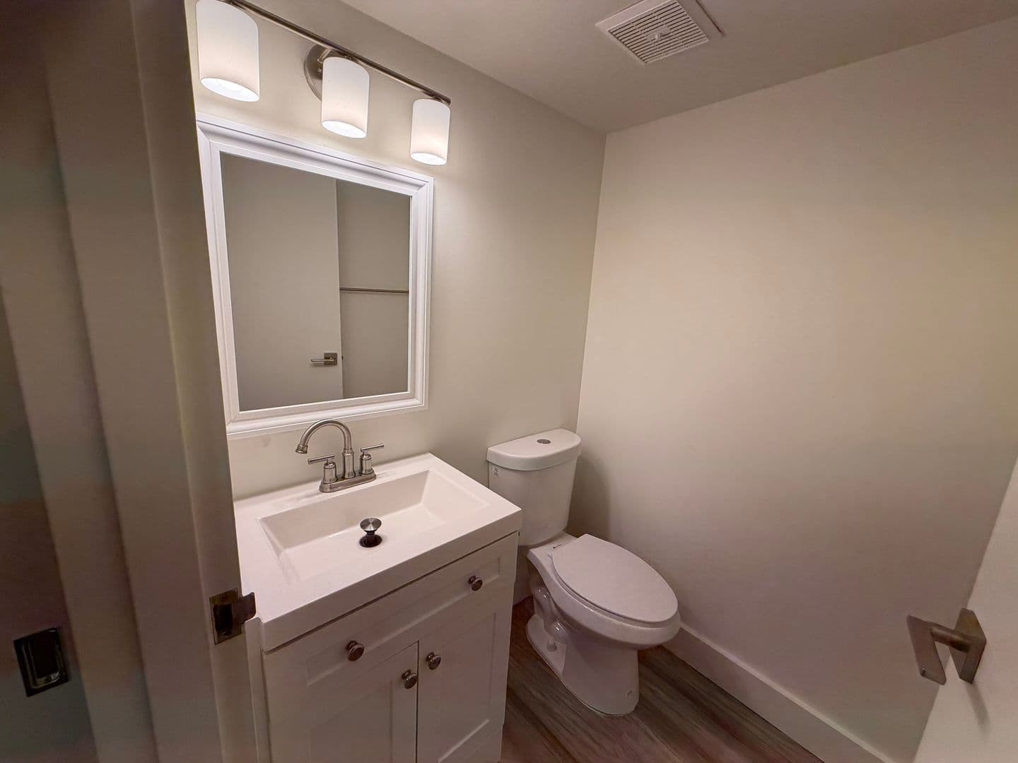 Milwaukee Apartment: 7300 W Dean Rd