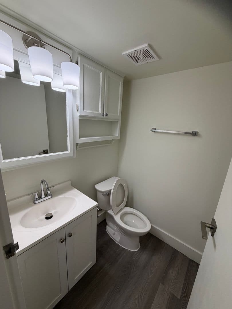 Milwaukee Apartment: 7300 W Dean Rd