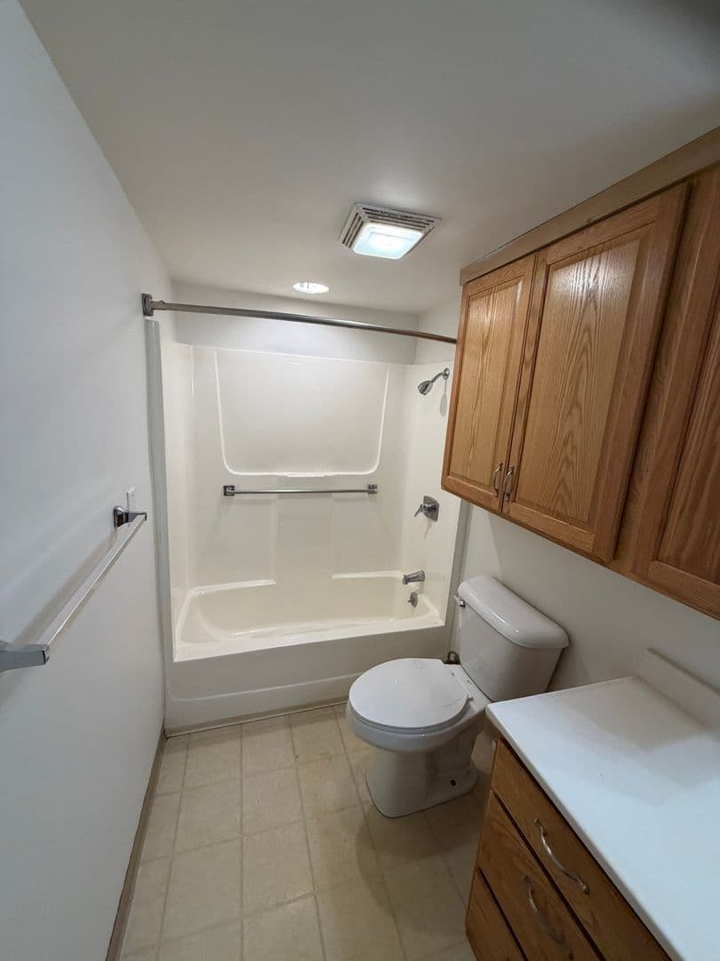 Milwaukee Apartment: 7290 W Dean Rd