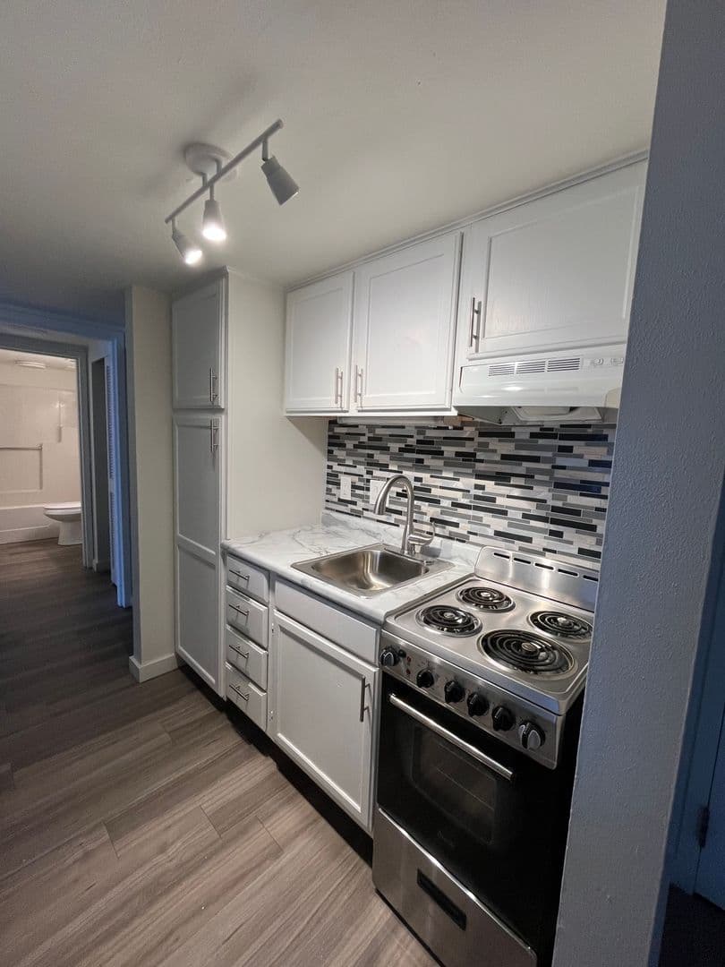 Milwaukee Apartment: 7300 W Dean Rd