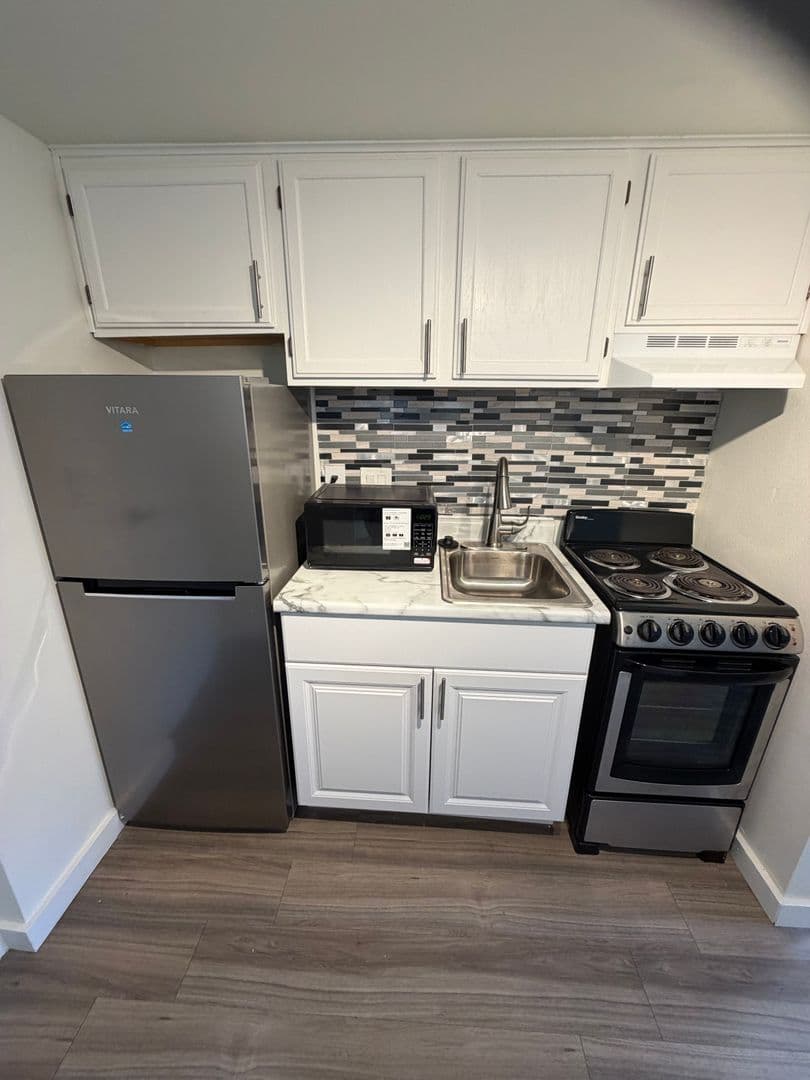 Milwaukee Apartment: 7300 W Dean Rd