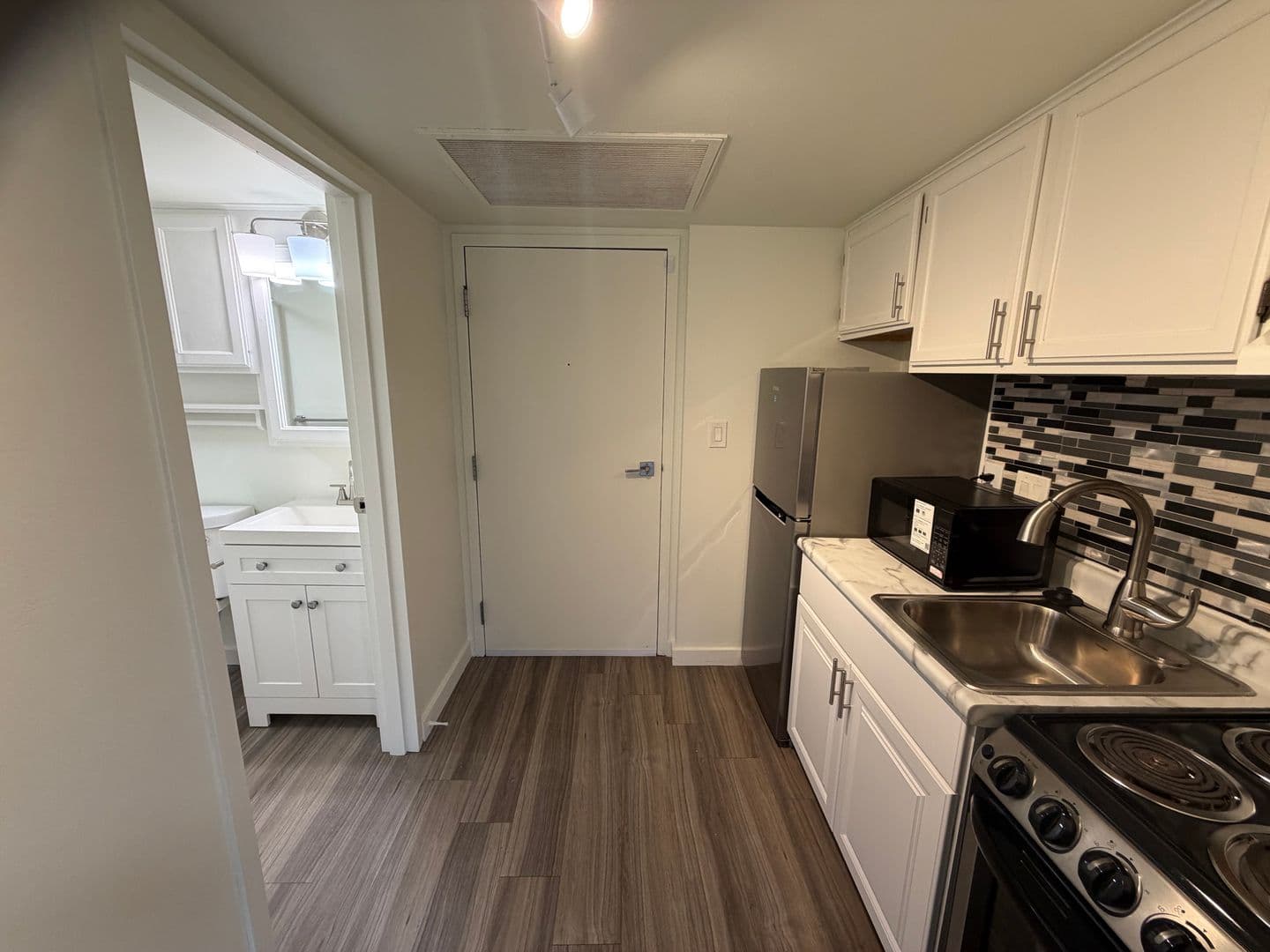 Milwaukee Apartment: 7300 W Dean Rd