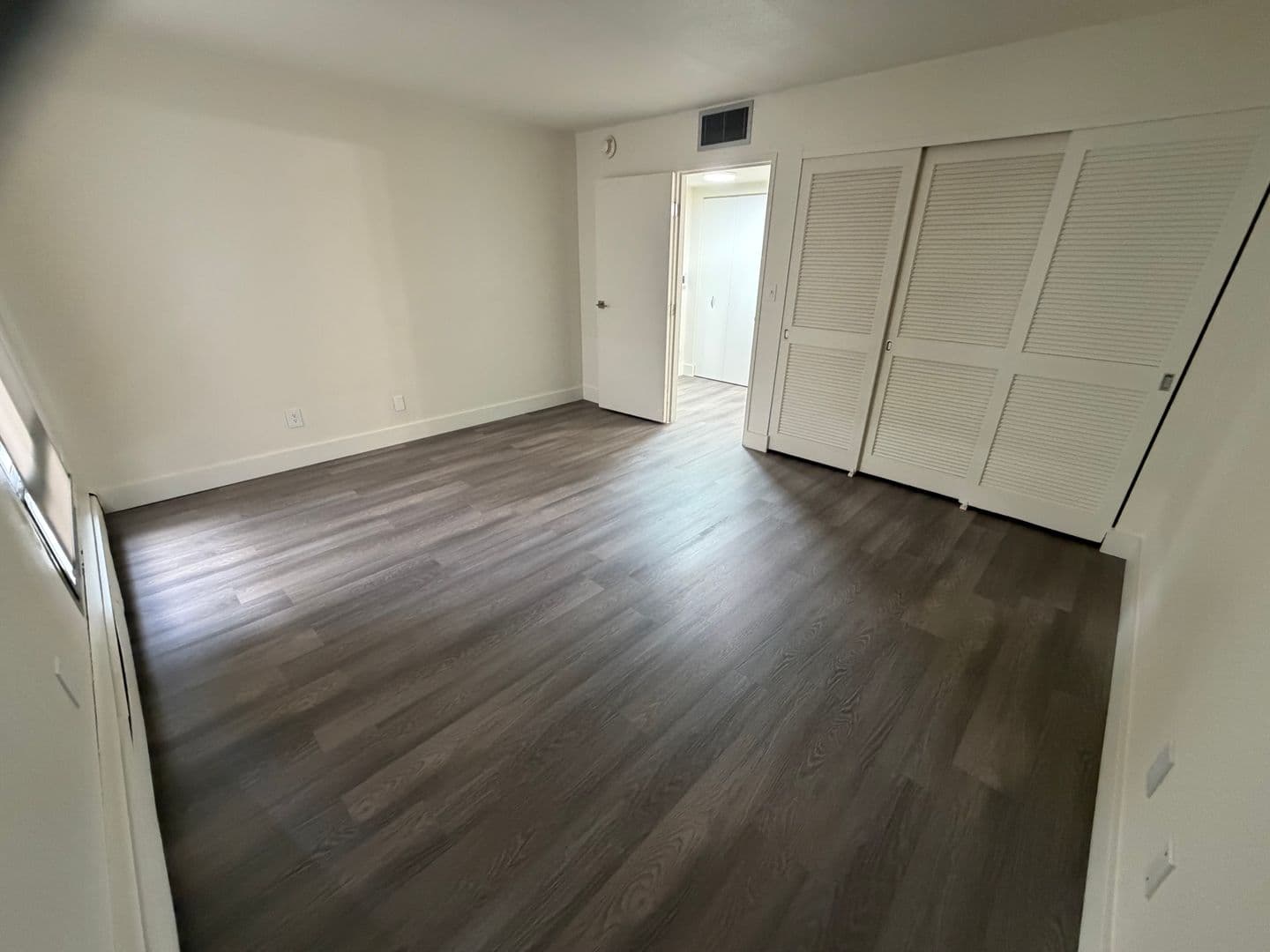 Milwaukee Apartment: 7290 W Dean Rd