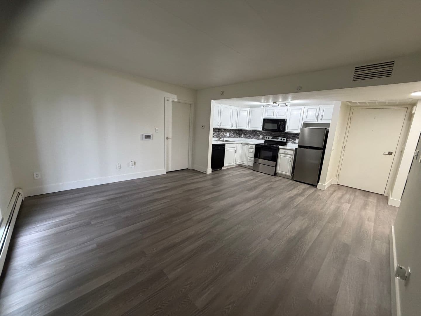 Milwaukee Apartment: 7290 W Dean Rd