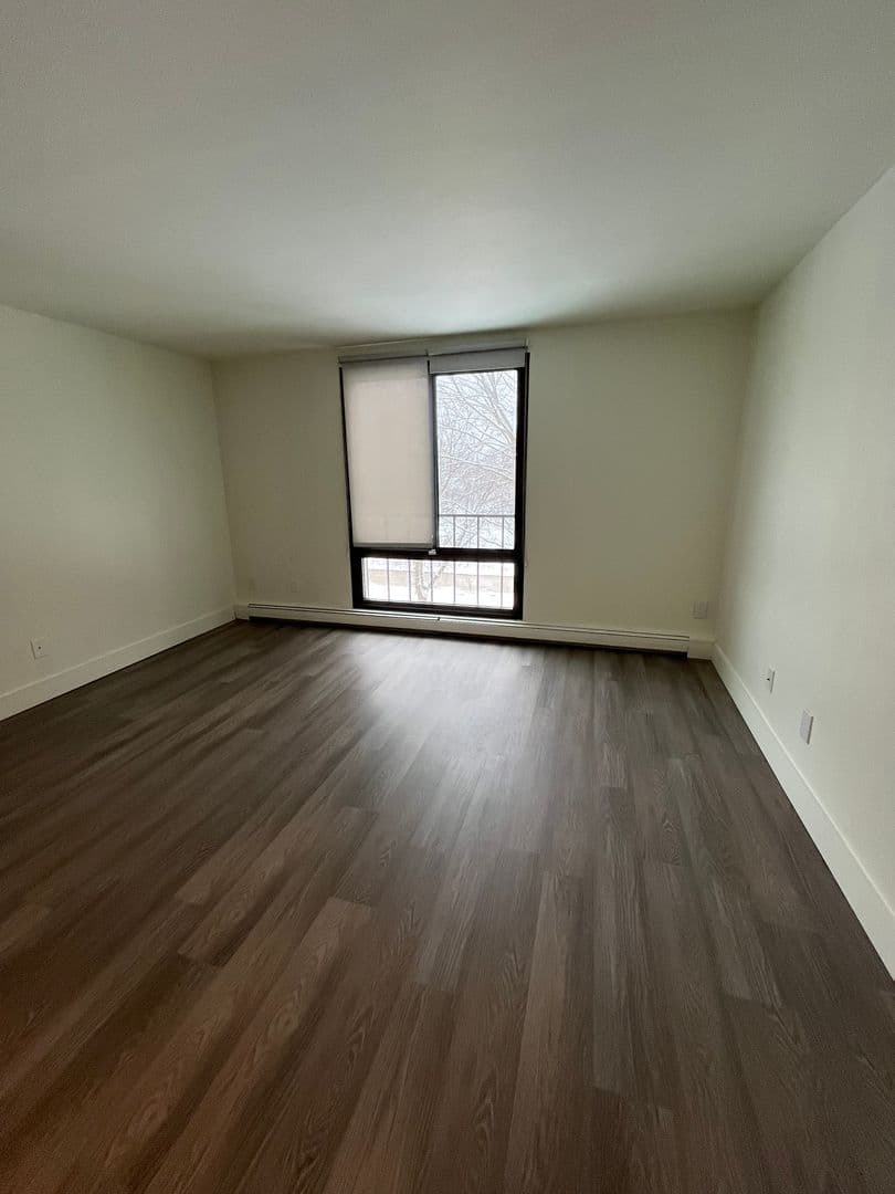 Milwaukee Apartment: 7290 W Dean Rd