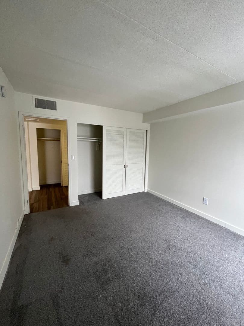 Milwaukee Apartment: 7300 W Dean Rd