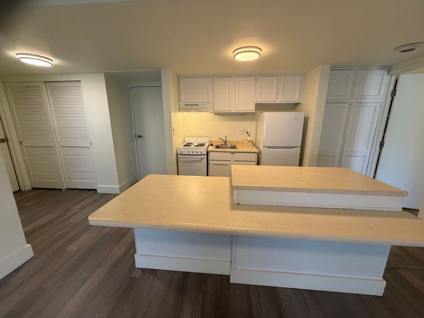 Milwaukee Apartment: 7290 W Dean Rd
