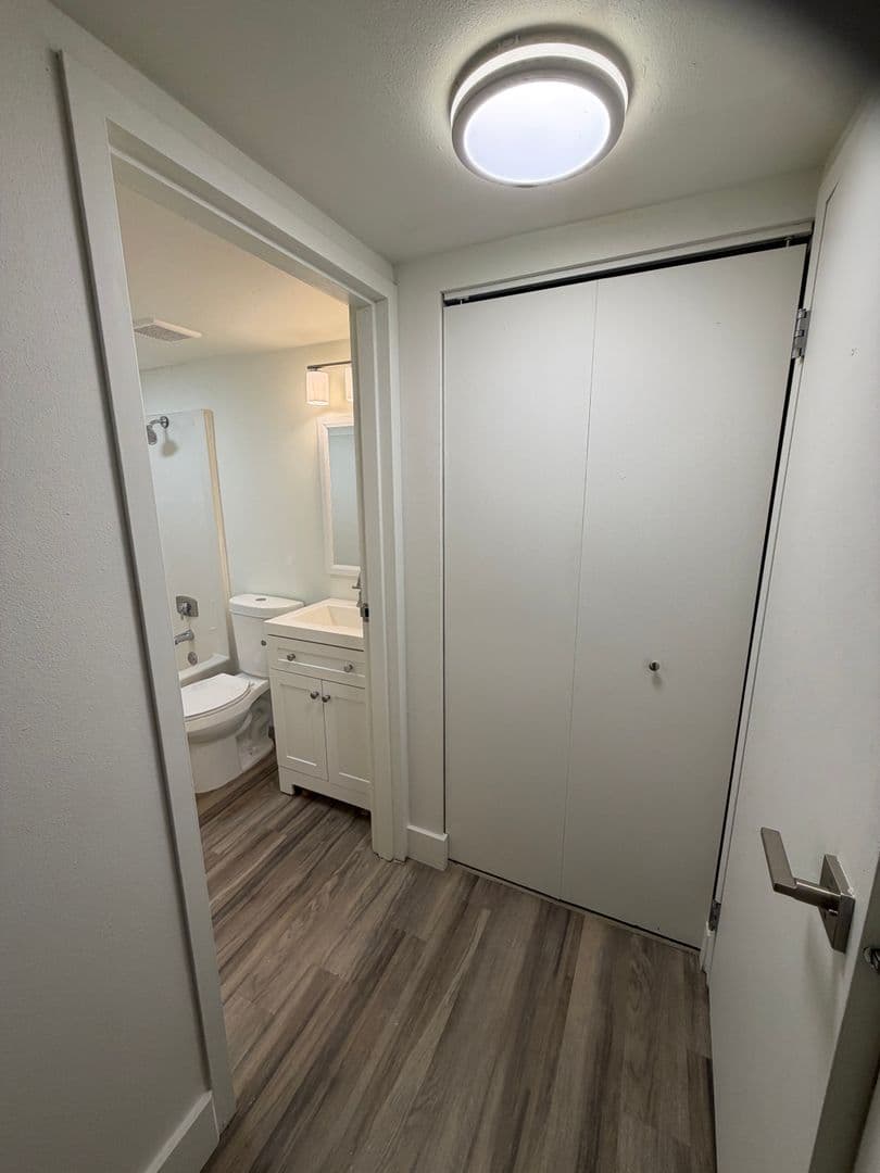 Milwaukee Apartment: 7300 W Dean Rd
