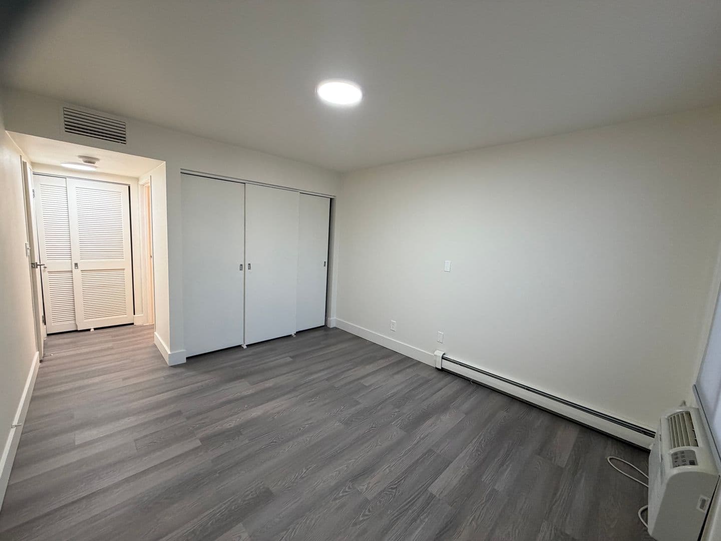Milwaukee Apartment: 7290 W Dean Rd