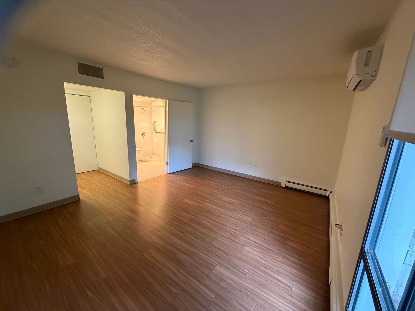 Milwaukee Apartment: 7300 W Dean Rd