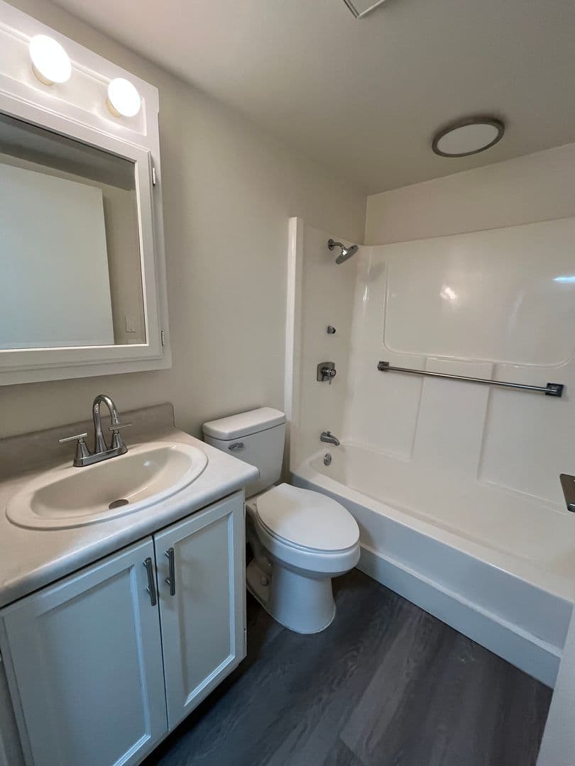 Milwaukee Apartment: 7290 W Dean Rd