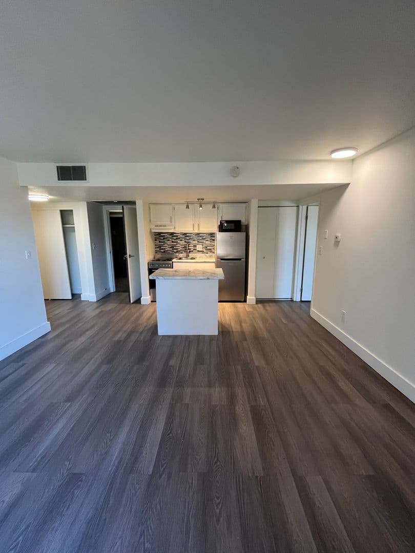 Milwaukee Apartment: 7300 W Dean Rd