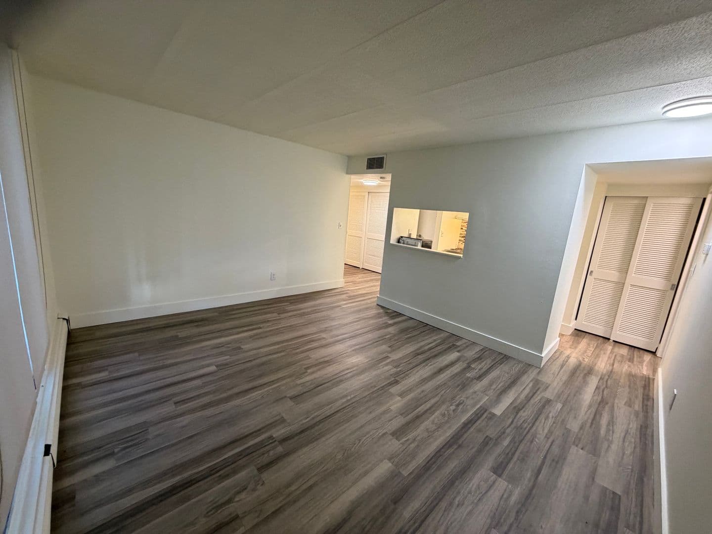 Milwaukee Apartment: 7300 W Dean Rd