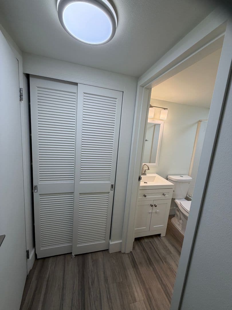 Milwaukee Apartment: 7300 W Dean Rd