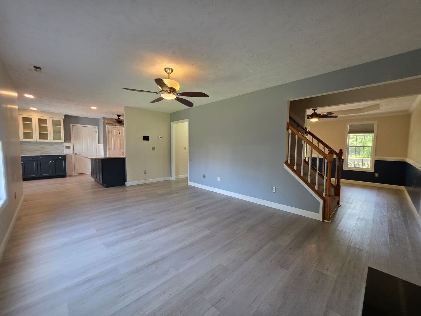 Jacksonville House: 184 E Ridge Ct