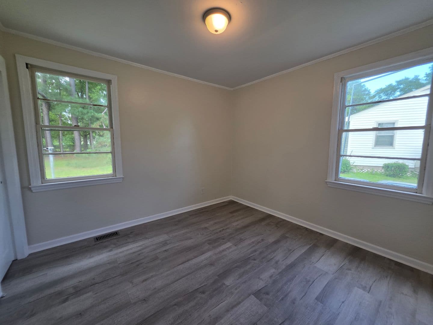 Jacksonville House: 2266 Onslow Drive