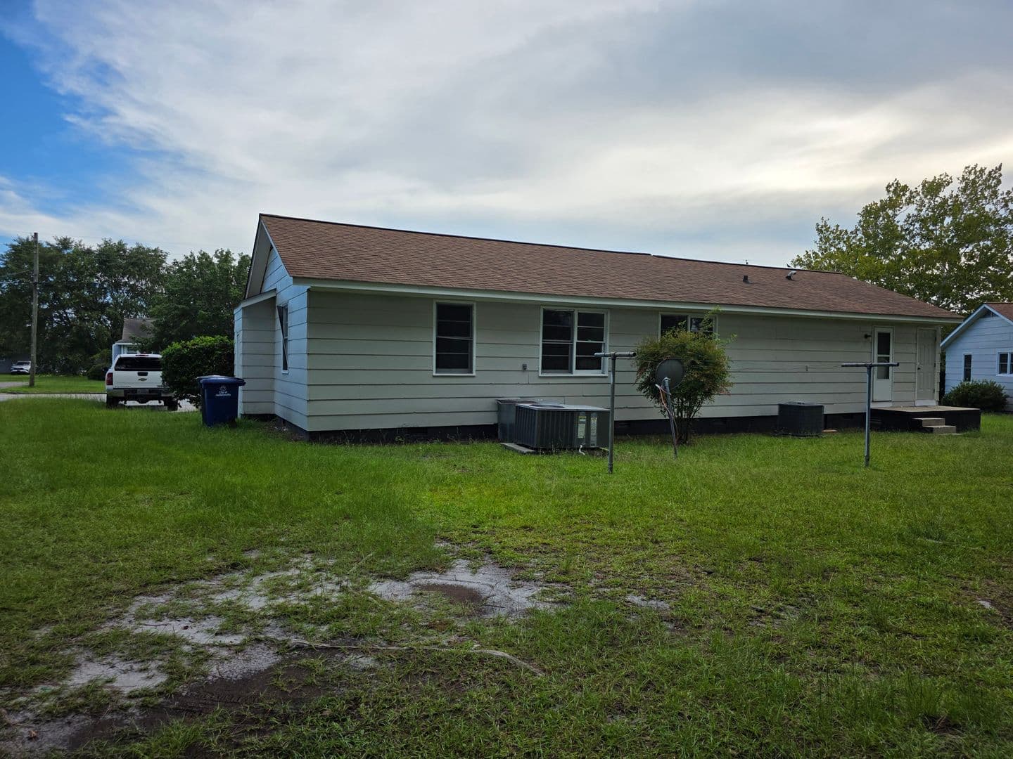 Jacksonville House: 2266 Onslow Drive