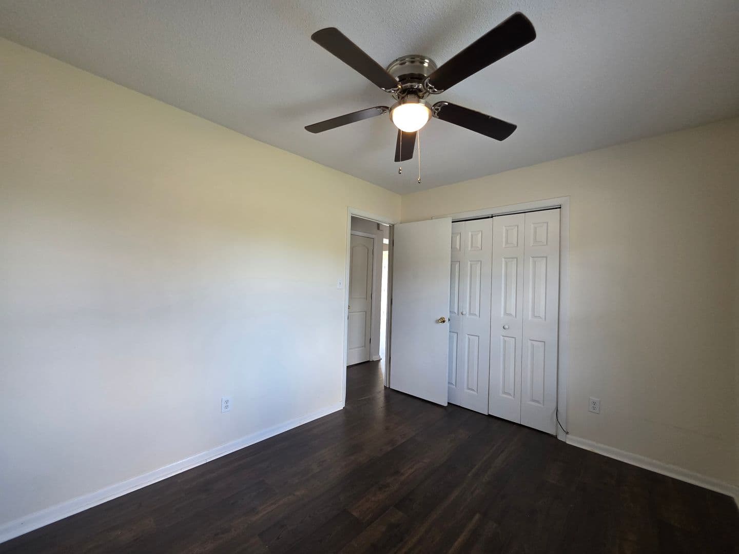 Jacksonville House: 1011 Blue Leaf Place