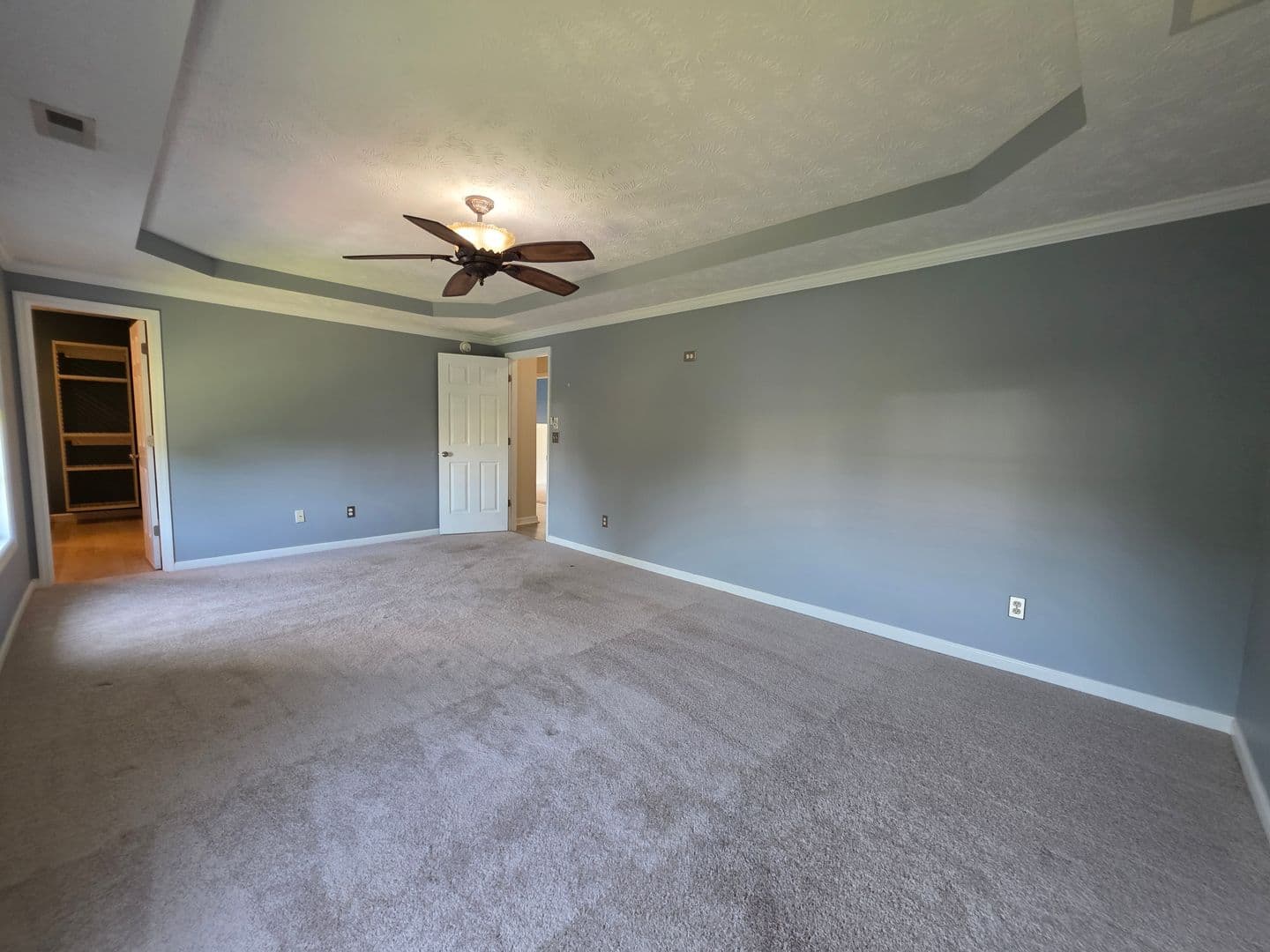 Jacksonville House: 184 E Ridge Ct