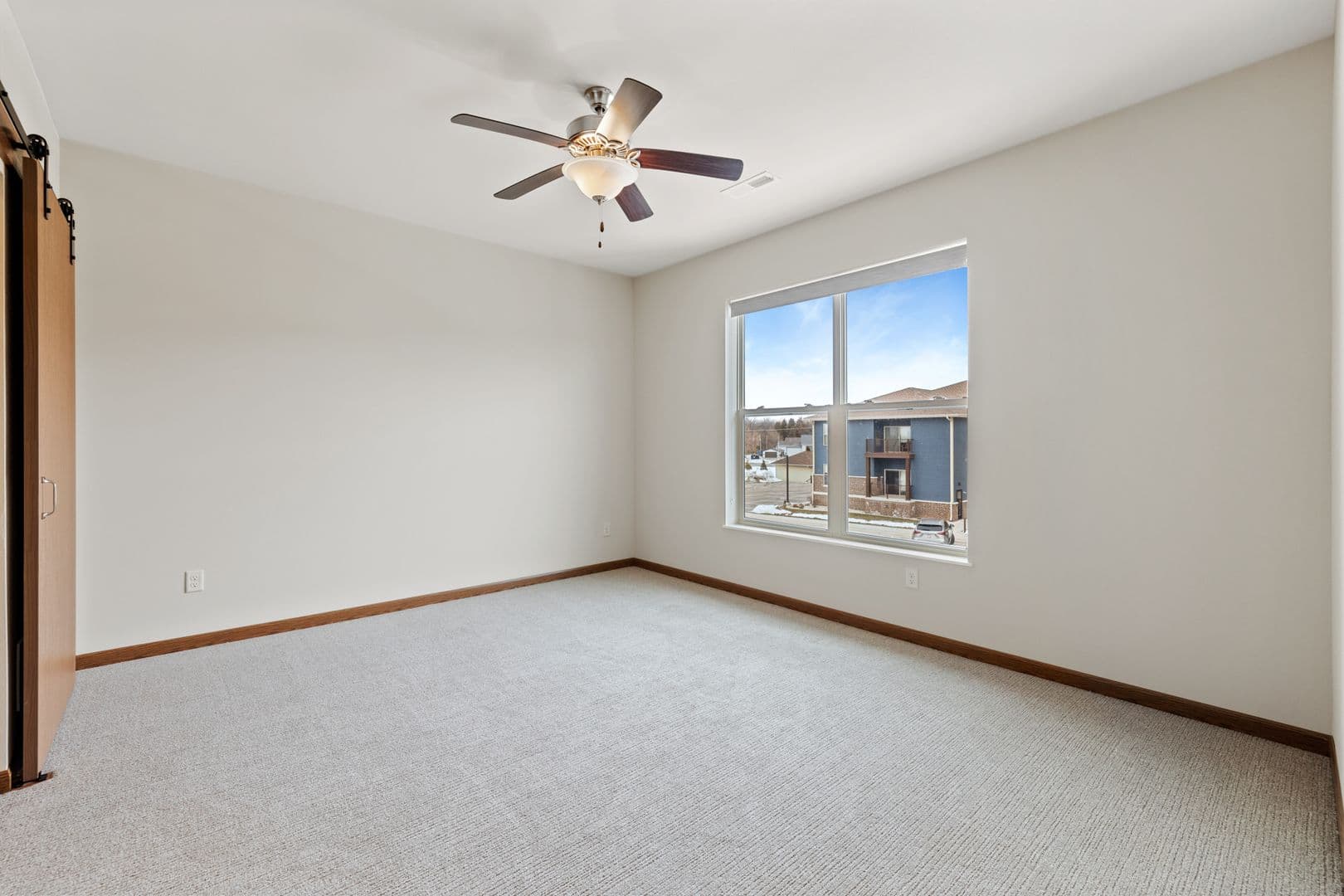 Germantown Apartment: N115 W16225 Saxony Square