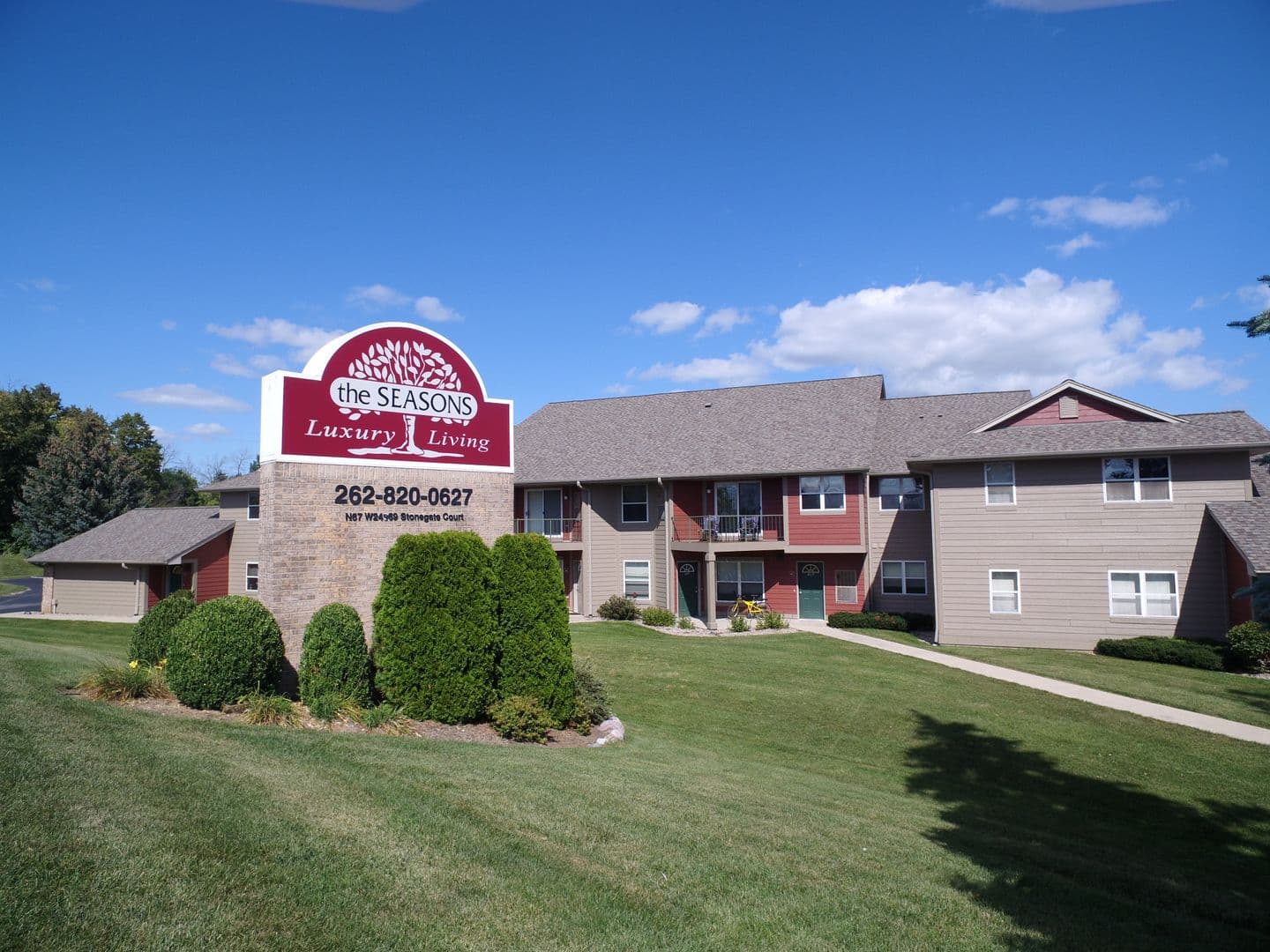 Sussex Apartment: N67 W24794 Stonegate Court