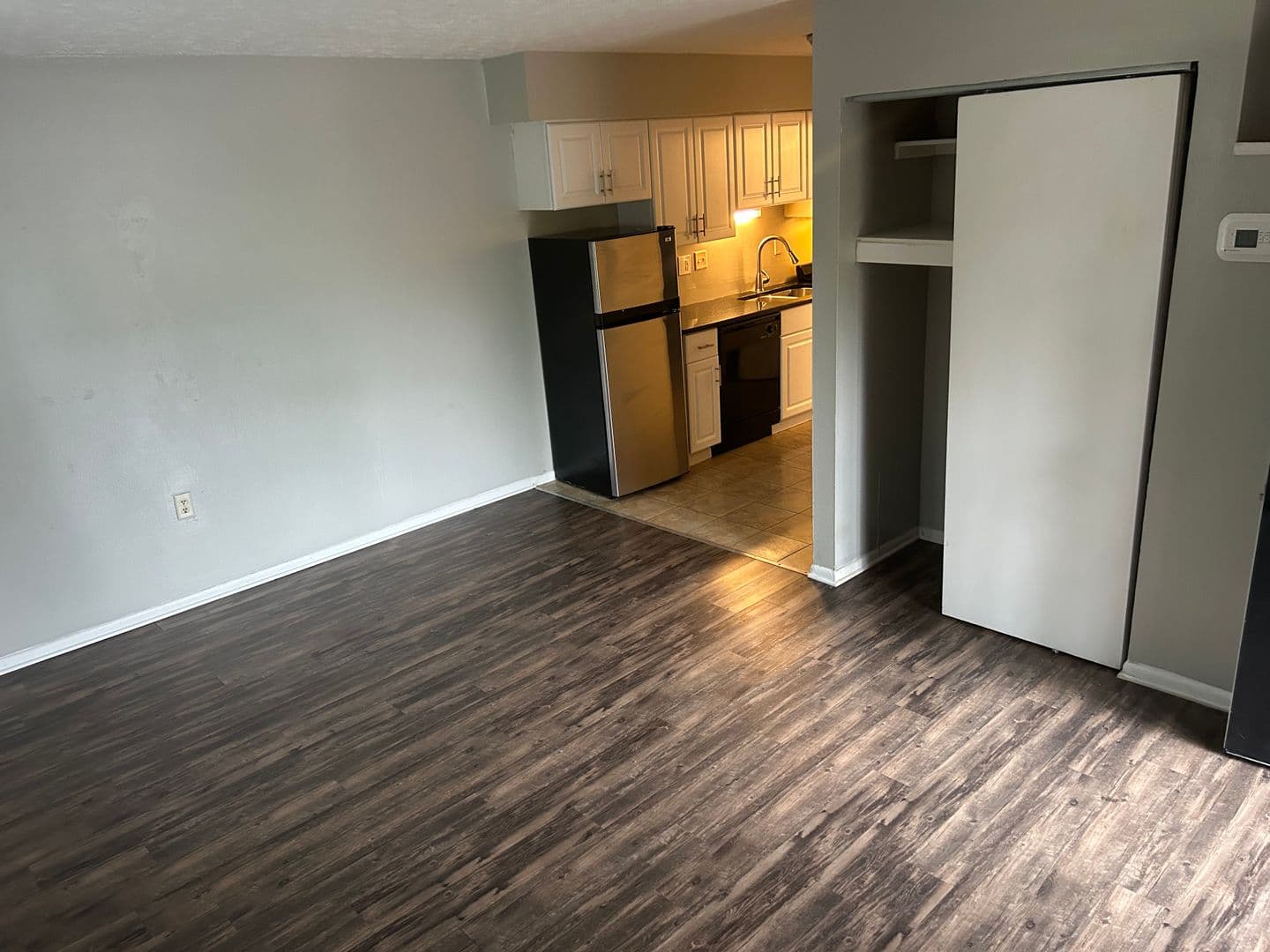 Columbus Apartment: 40 McMillen
