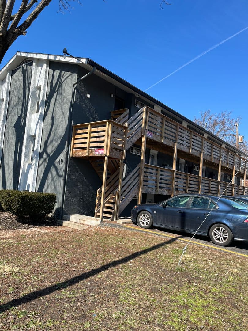 Columbus Apartment: 40 McMillen