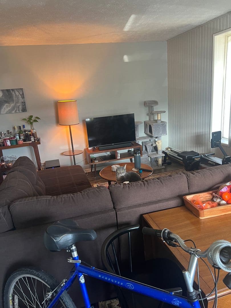 Columbus Apartment: 40 McMillen